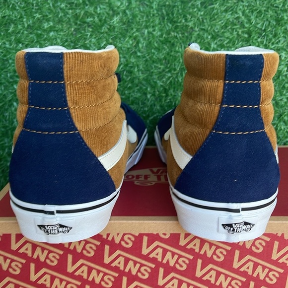 Vans Sk8-Hi High Top Blue/ Brown Corduroy (Men's)
Sk8-Hi "Navy/Brown" Men's Shoe - Picture 15 of 16